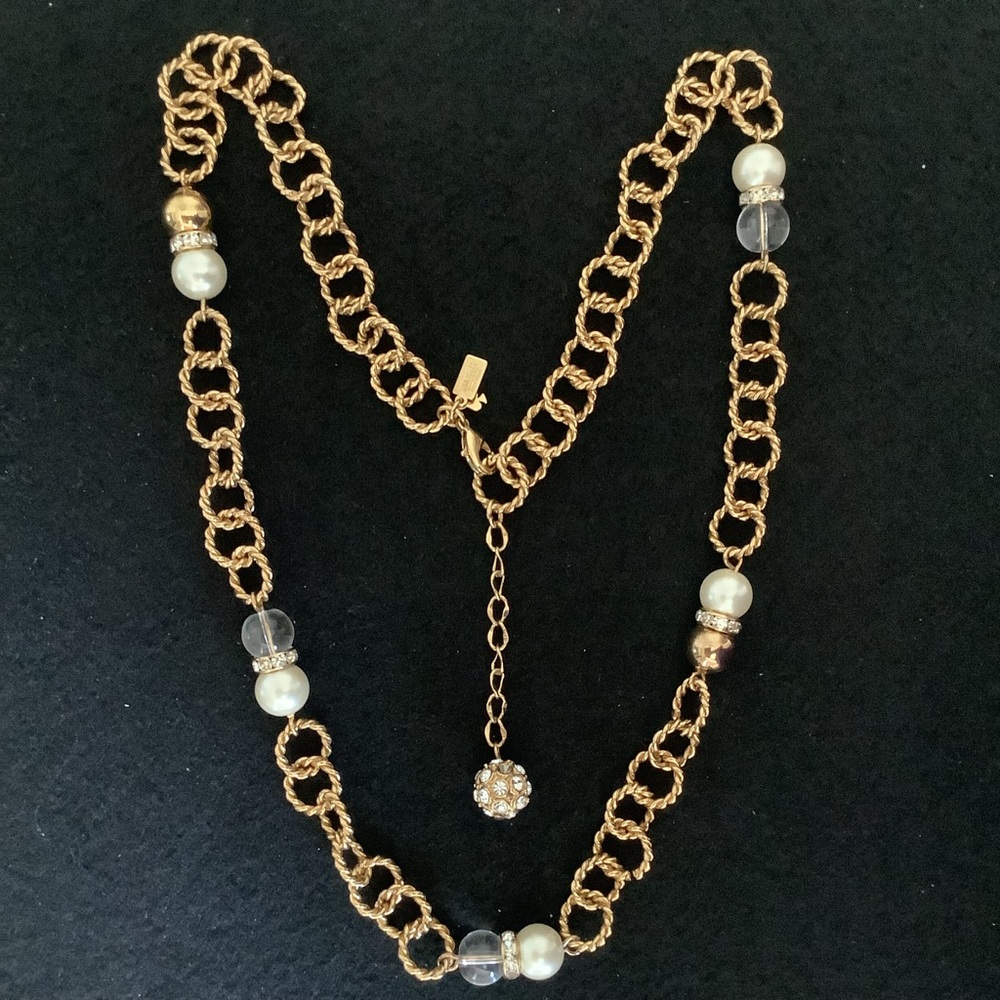 Kate spade NEW YORK textured gold faux pearl necklace.